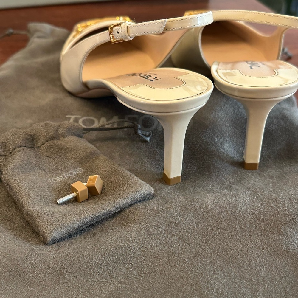Tom Ford Cream Slingback Heels with Gold Chain - Picture 12 of 15